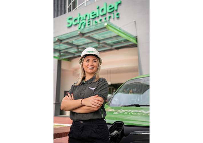 foto La economía verde se consolida con 2.500 nuevos puestos de trabajo sostenible en Schneider Electric.